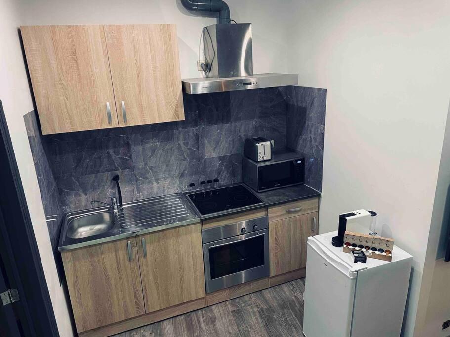 Appartement Hyper Centre 1 Huy Exterior photo